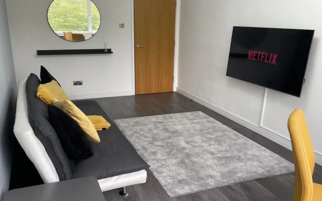 Manchester - 1 Bedroom - Sleeps 3 - Free Parking