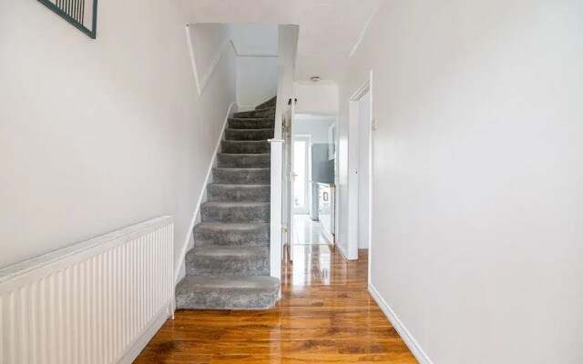 Impeccable 3-bed House in Abbeywood