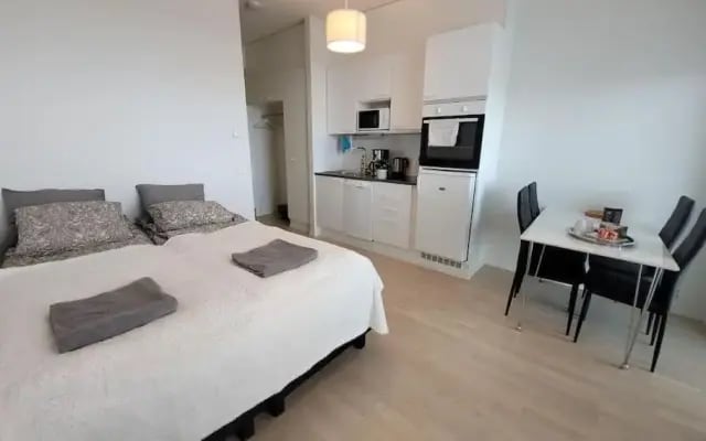 Bright studio apartment on the 6th floor