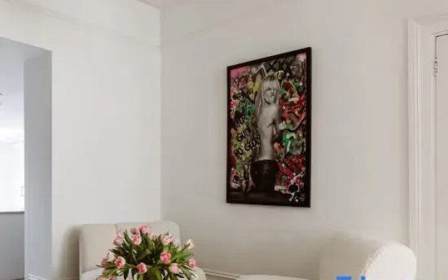 Luxury 5-Bedroom town house in Brook Green, Centra