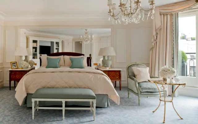 Отель Four Seasons George V
