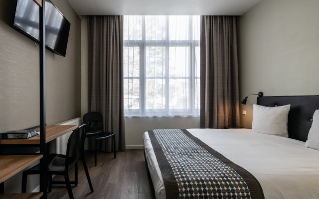 Acostar Hotel