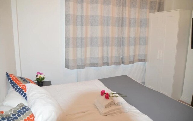 London Borough Station Apartment
