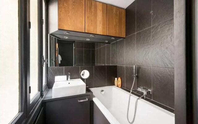 Amazing and Modern Flat for 6 in Le Marais