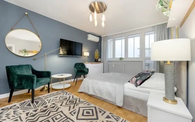 Unique Bright Apartment by Renters
