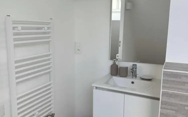 Charming Appt - 3bdr/8p - Near Paris & La Defense