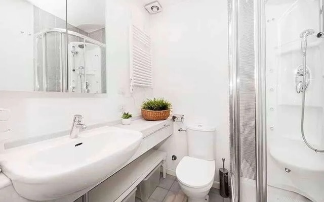 Apollo Apartment