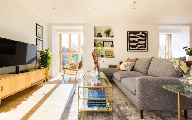 The London Loft - Glamorous 2bdr Flat With Parking