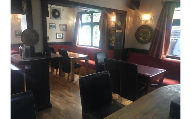 Old Oak Tree Inn