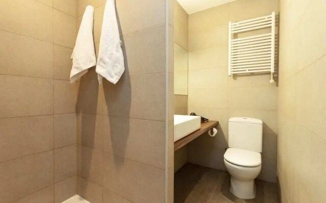 Centric 2 Bedroom Apartment With a Private Lovely Terrace