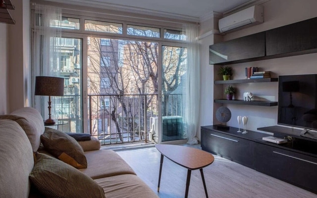 Modern 3bed Apt Next to Madrid Airport, Near Metro