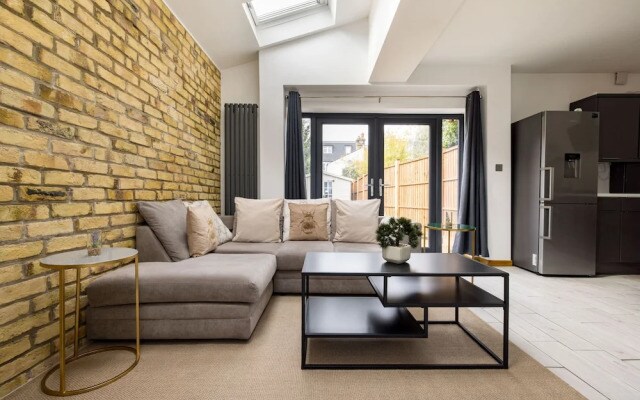 2 Bed Garden Flat in Balham