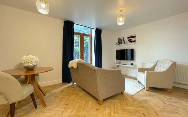 Modern 1 Bed Flat in Barnsley
