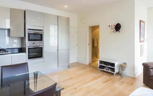 Notting Hill Flat with Terrace
