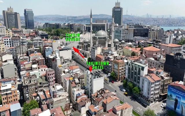 Taximtown Hotel