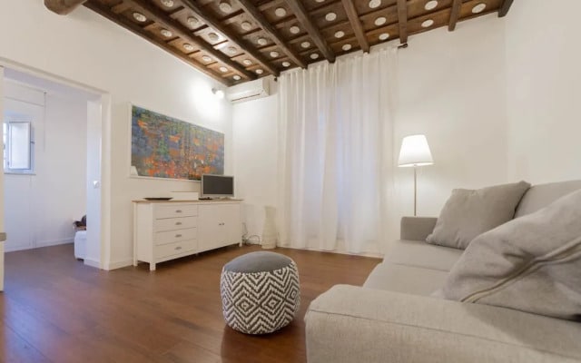 Panieri Apartment