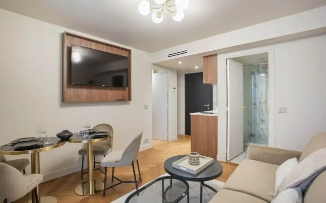 New Apartment Center of Paris