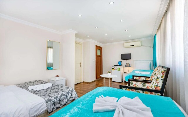 Merot Suites