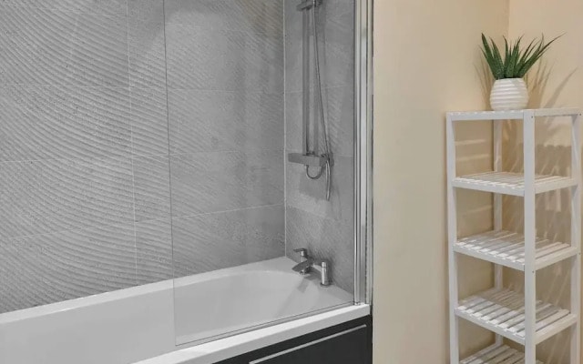 Host Stay Three Graces Getaway