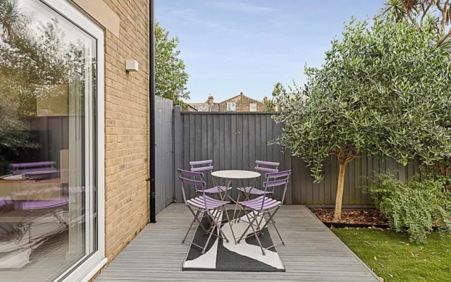 2-bed Getaway Near East Dulwich Station
