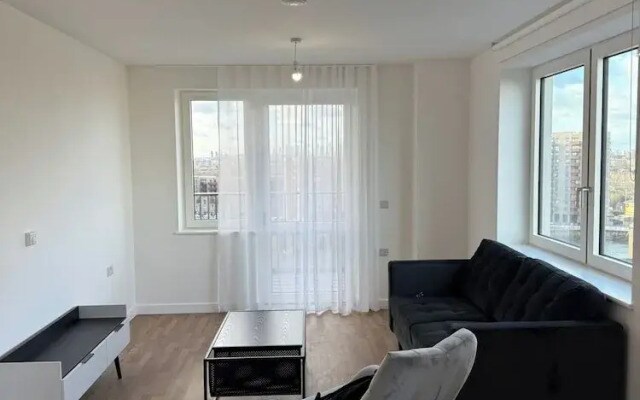 Stratforf 2-bed Apt, Sleeps 4 With Private Garden