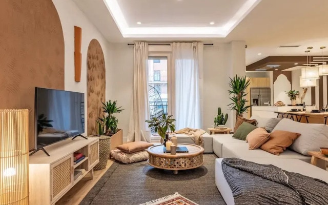 Khamlia - 3 Bedrooms and Balcony in Almagro