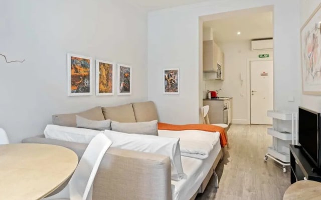 Bright Cosy One-Bedroom Apartment in Centro, Madrid