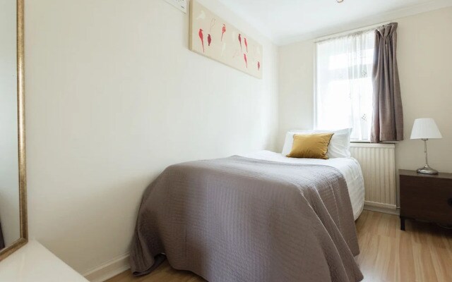 Lovely 3 bed house close to central