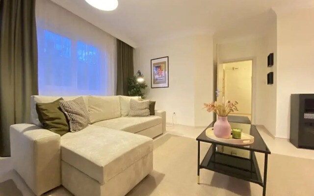 Missafir Modern Flat with Balcony on Bagdat Street