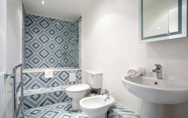 Two Bed Notting Hill Gem