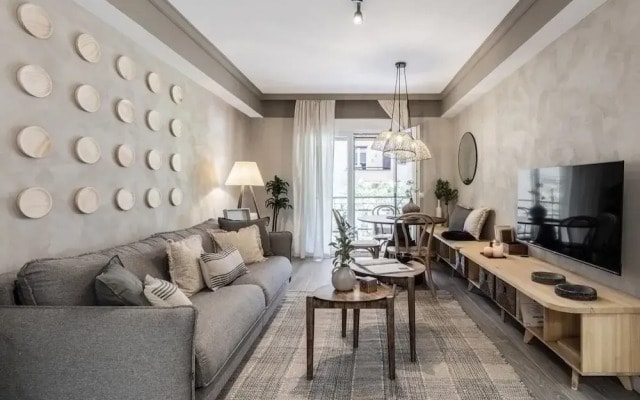 Mondragone - 1 Bedroom and Terrace in Goya