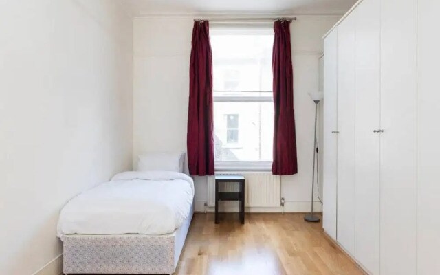 4 Bedroom Flat 4 min Walk From Hammersmith Tube