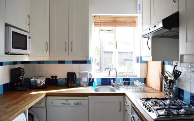 Cosy 1 Bedroom Flat in Quiet Area