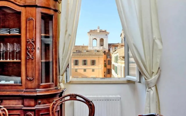 Pantheon Family Romantic Suite