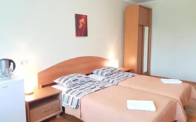 Номер — Valensija — стандартный номер с двумя односпальными кроватями