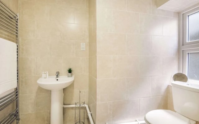 Modern Kensal Green Apartment