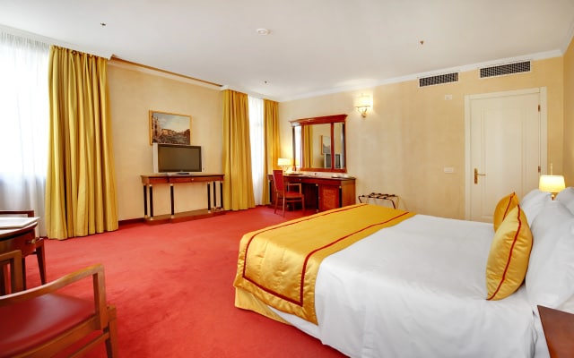 Hotel Dona Palace