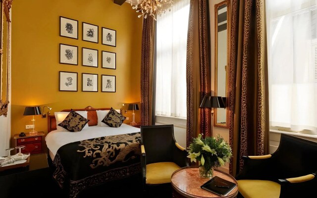 Ambassade Hotel