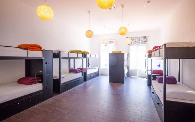 360 Hostel Borne
