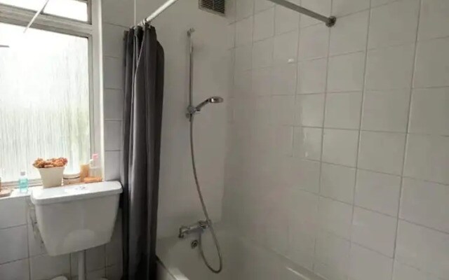 Cosy & Chic 1BD Flat - 6 Minutes to Notting Hill!