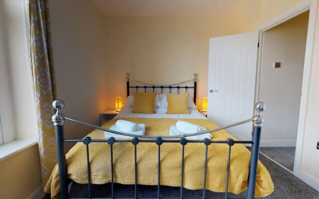 Westminster Luxe Stay City View 3BR Bradford
