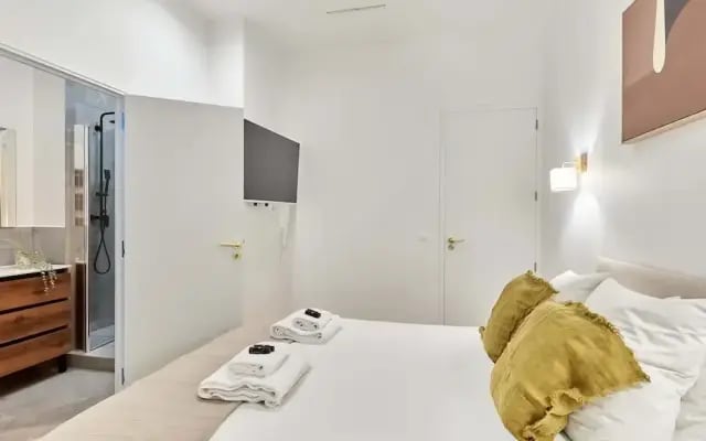Charming AC Apartment - Buttes Chaumont Park