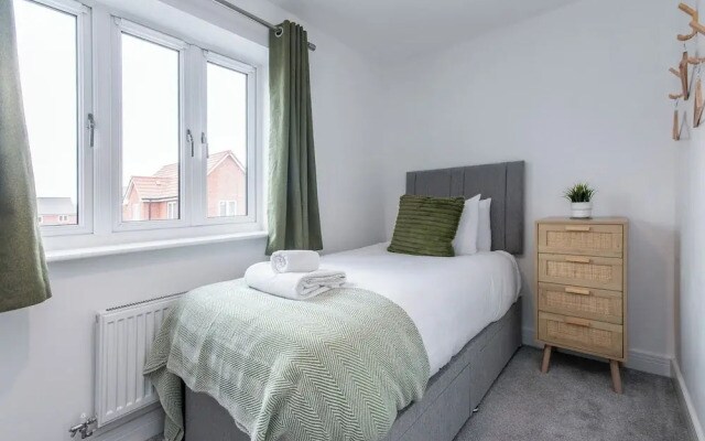 Furrow Close House