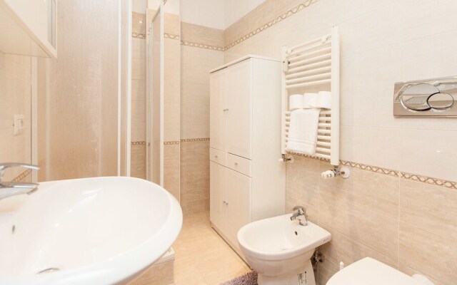 Guinizzelli Apartment