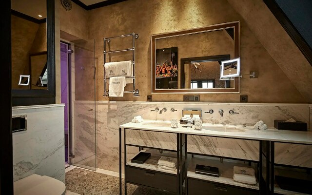 Hotel TwentySeven