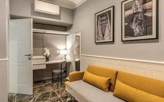 Spanish steps Oasis Suites