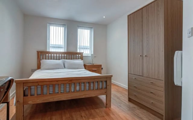 Bright & Modern 2-bedroom Flat - Sleeps 4