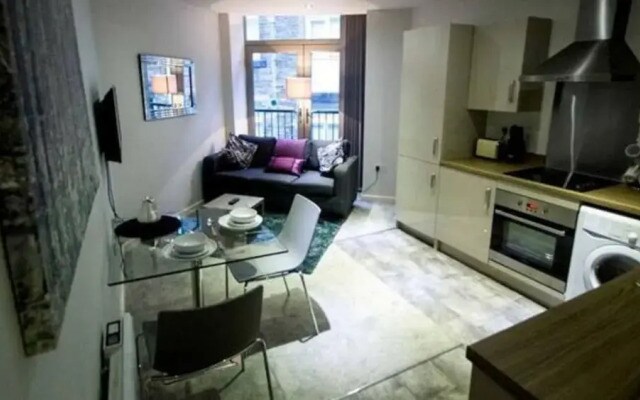 Stayzo Modern Studio Apartment 1 in Bradford City