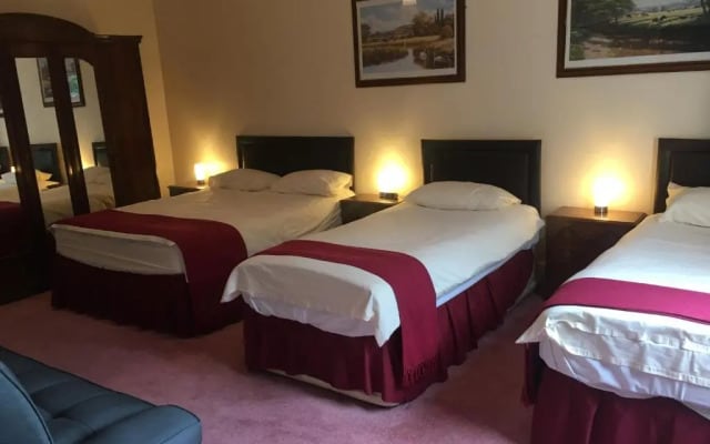 Holly Trees Hotel