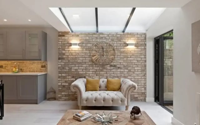 Contemporary 2bed&bath Apt W/patio in North London